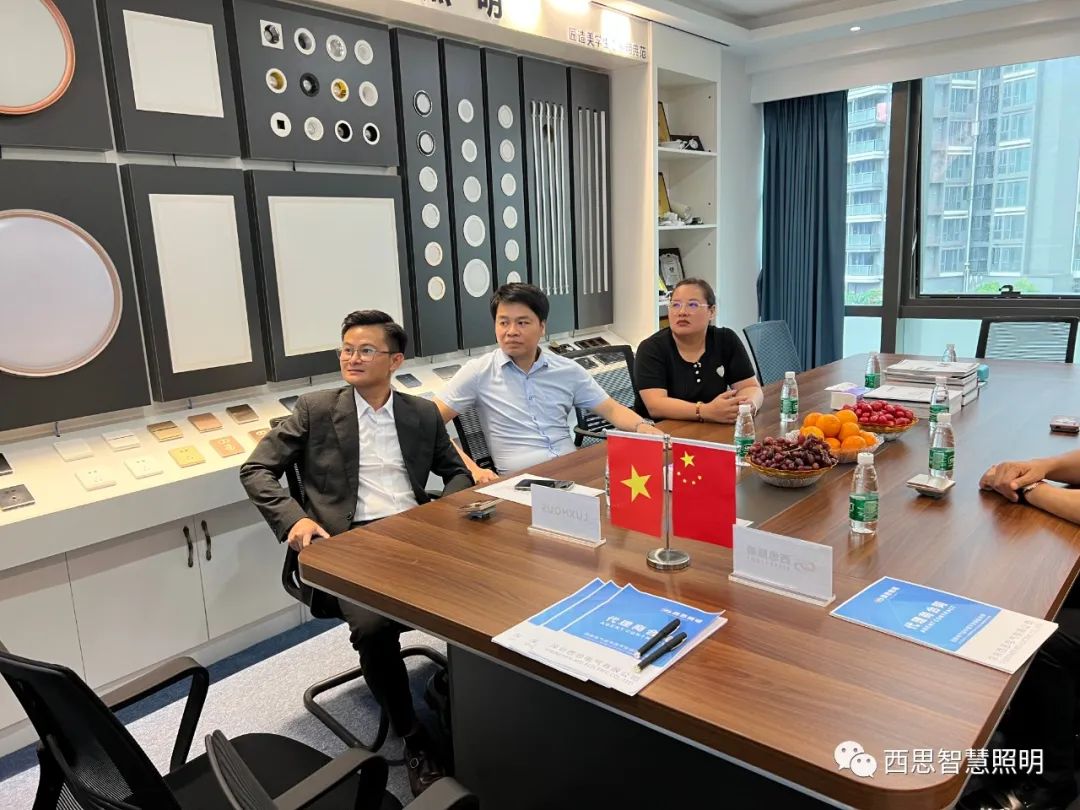 热烈祝贺越南LUXHOUSE贵宾杨总，，，乐成签约成为PA视讯照明越南区域总署理！-公司新闻-PA视讯照明官网