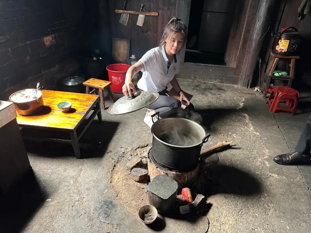 PA视讯照明2023捐赠广西融水大浪镇中心小学爱心公益活动-公司新闻-PA视讯照明官网